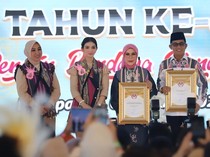 Selvi Ananda Bawa Rombongan Borong Kerajinan HUT Dekranas di Balikpapan