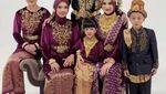 Akhirnya Lengkap! Irish Bella dan Haldy Sabri Punya Foto Keluarga