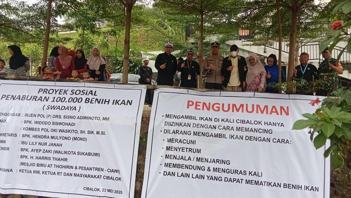 Irjen Purnawirawan Sisno Adiwinoto menebar 100.000 benih ikan di Kali Cibalok, Pandansari, Ciawi, Bogor untuk mendukung ketahanan pangan. (dok.Istimewa)