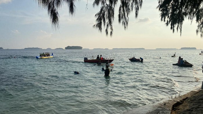 Jakarta yang dikenal sebagai kota tersibuk di Indonesia punya surga terpencilnya, yaitu di Pulau Sepa, Kepulauan Seribu. (Devi/detikcom)