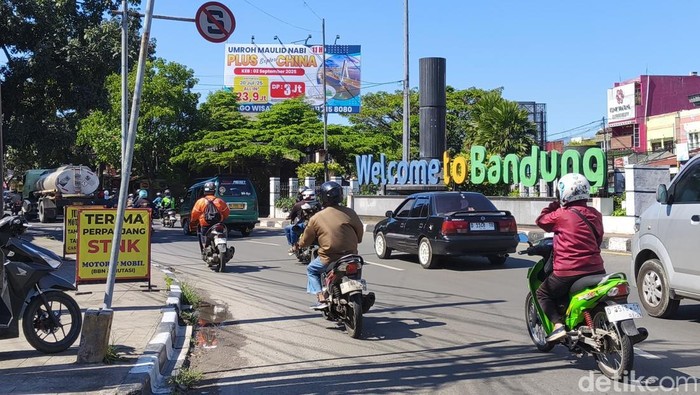 Jalan menuju Kota Bandung