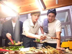 Akrab! 5 Momen Jerome Polin dan Idol K-Pop Saat Makan Bareng