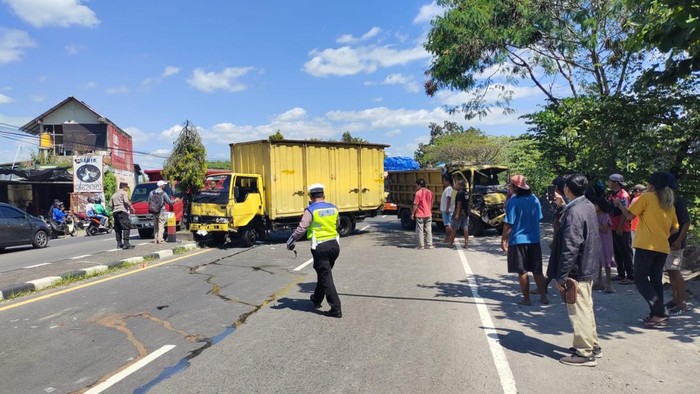Kecelakaan beruntun di jalan Solo-Jogja, tepatnya di Desa Sanggung, Kecamatan Gatak, Kabupaten Sukoharjo, Rabu (9/7/2025).