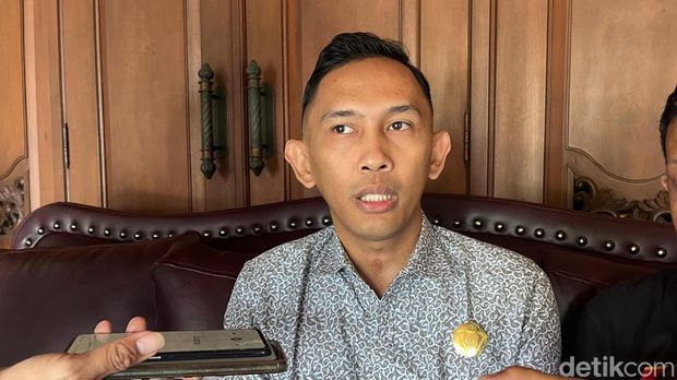 Ketua DPD PSI Solo, Tri Mardiyanto ditemui di Kantor DPRD Solo, Rabu (9/7/2025).