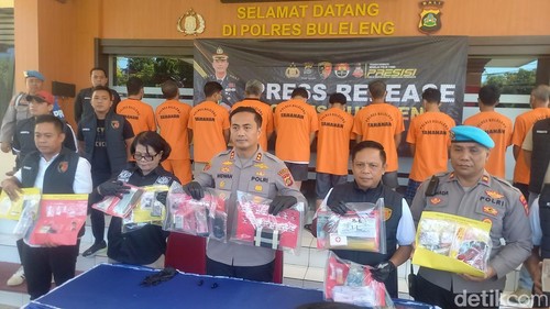 Konferensi pers pengungkapan kasus narkoba di Polres Buleleng, Rabu (9/7/2025). (Foto: Made Wijaya Kusuma/detikBali)