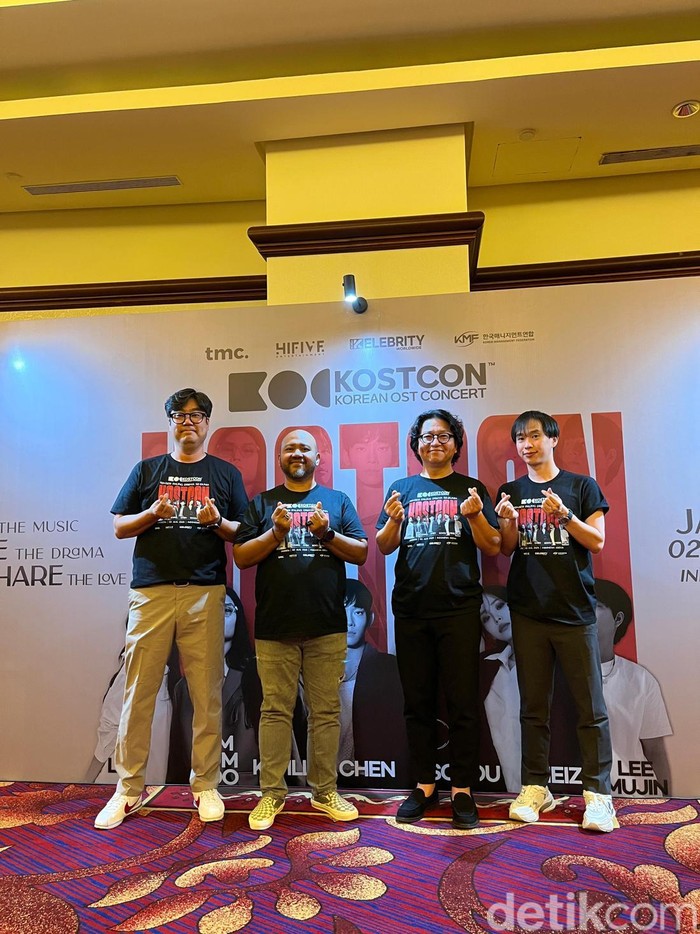 KOSTCON Jakarta Konferensi pers KOSTCON Jakarta digelar Rabu (9/7/2025) di kawasan Mega Kuningan, Jakarta Selatan. Dihadiri, kiri ke kanan, Lee Myung Gil (direktur Korea Management Federation), Aulia Mahaliza (CEO TMC Indonesia), David Shin (CEO Kelebrity Indonesia), dan Daniel (MC/moderator).