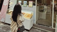  Korea Selatan terkenal dengan beragam pilihan kafenya. Kali ini Cafe Mignon yang menjual aneka pastry jadi pilihan Prilly. Foto: Instagram @prillylatuconsina96