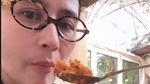 Liburan ke Korea, Prilly Latuconsina Makan Ramyeon dan Bibimbap