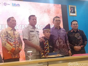 Viral Pacu Jalur, Fadli Zon Ingin Undang Pemain Luar Negeri-Daftar ke UNESCO