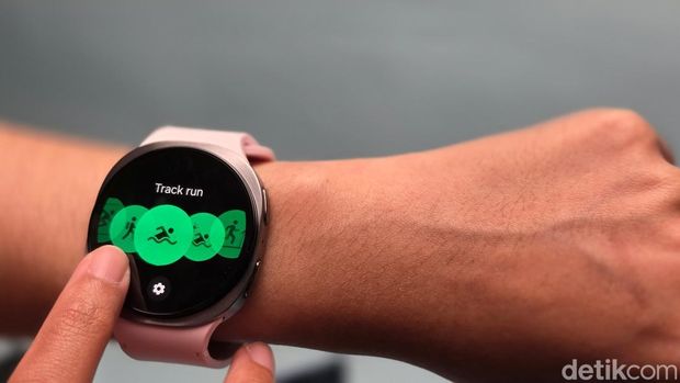 Samsung meluncurkan ponsel lipat terbarunya, Galaxy Z Fold7 dan Galaxy Z Flip7 secara global. Selain ponsel lipat, Samsung juga merilis smartwatch Galaxy 8 dan Galaxy 8 Classic, Rabu (9/7/2025).