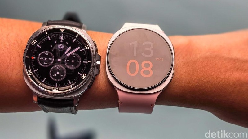 Samsung meluncurkan ponsel lipat terbarunya, Galaxy Z Fold7 dan Galaxy Z Flip7 secara global. Selain ponsel lipat, Samsung juga merilis smartwatch Galaxy 8 dan Galaxy 8 Classic, Rabu (9/7/2025).