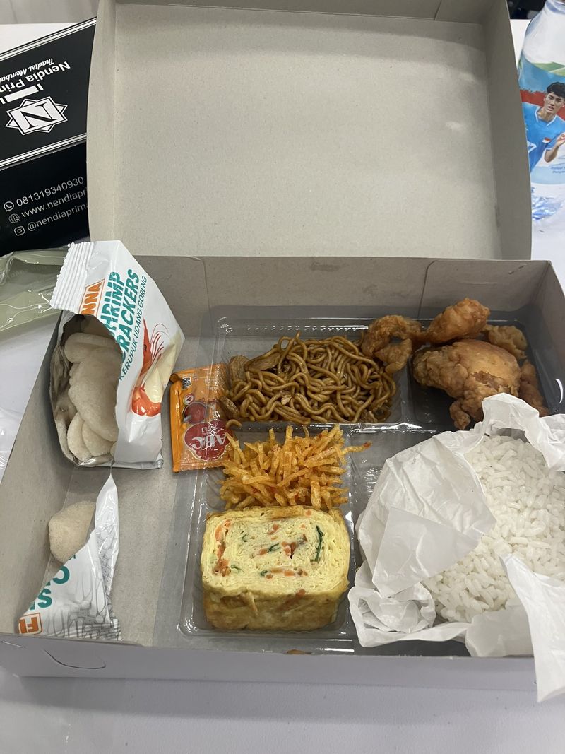 nasi box Piala Presiden 2025 disukai Liam Rice, jurnalis Oxford United dari Inggris