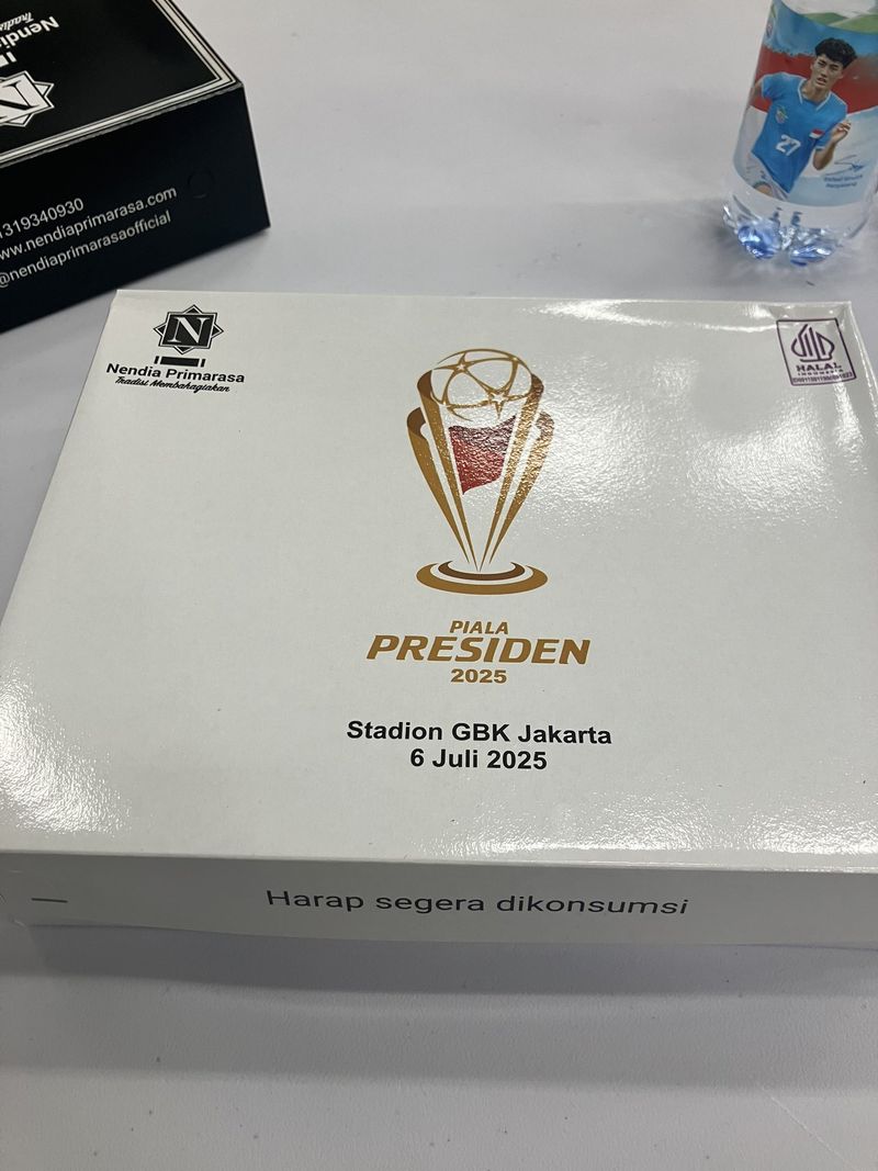 nasi box Piala Presiden 2025 disukai Liam Rice, jurnalis Oxford United dari Inggris