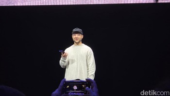 Galaxy Z Fold7 hadir dengan perubahan dimensi yang sangat signifikan dibandingkan pendahulunya, Fold6. Foto: detikINET/Adi Fida Rachman