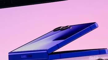 Pada layar luar dan bodi belakang menggunakan Gorilla Glass Victus 2. Samsung turut menerapkan Ultra High Density Circuit Board guna meningkatkan durabilitas dan performa dalam desain yang lebih kompak. Foto: detikINET/Adi Fida Rachman