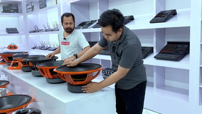 Pemilik Brewog Audio Blitar, Muzahidin