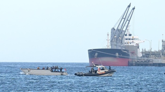 Pencarian KMP Tunu Jaya Pratama diperpanjang