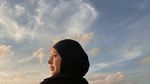 Momen Rae Lil Black yang Sudah Tobat Nikmati Sunset di Phuket