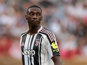 Batal ke Juventus, Kolo Muani Resmi Gabung Tottenham Hotspur