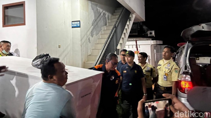 Satu jenazah yang berhasil teridentifikasi diserahkankan kepada keluarga di RSUD Blambangan Banyuwangi