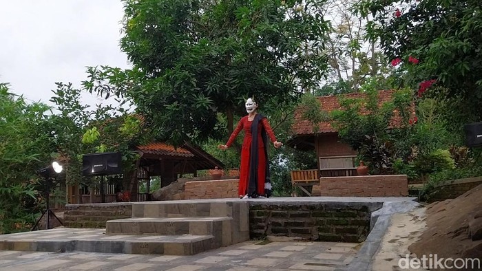 Noriko Nuraghisi penari asal Jepang yang kagum seni tradisi Indonesia
