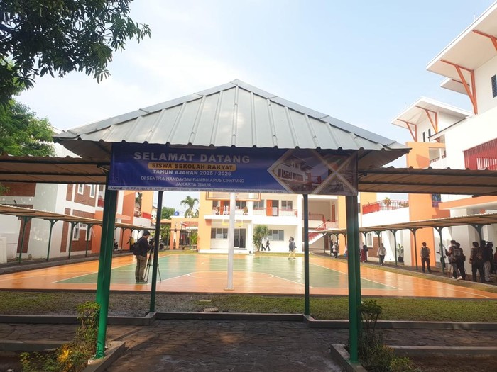 Simulasi kegiatan belajar mengajar dan aktivitas Sekolah Rakyat di Sentra Handayani, Jakarta Timur, Rabu (9/7/2025). Simulasi kegiatan belajar mengajar dan aktivitas Sekolah Rakyat di Sentra Handayani, Jakarta Timur, Rabu (9/7/2025).