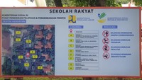 Menteri Sosial Saifullah Yusuf (Gus Ipul) meninjau kegiatan simulasi Sekolah Rakyat di Sentra Handayani, Jakarta Timur pada Rabu (9/7/2025). Foto: Devita Savitri/detikcom