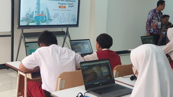 Simulasi kegiatan belajar mengajar dan aktivitas Sekolah Rakyat di Sentra Handayani, Jakarta Timur, Rabu (9/7/2025).