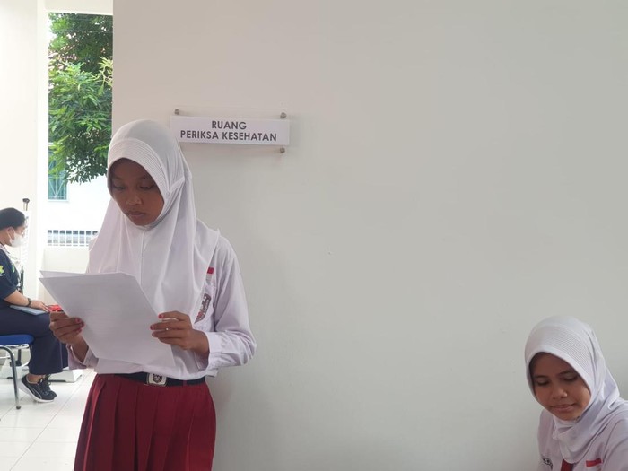 Siswa Sekolah Rakyat (SR) di Sentra Handayani, Jakarta Timur jalani tes kesehatan pada Rabu (9/7/2025).