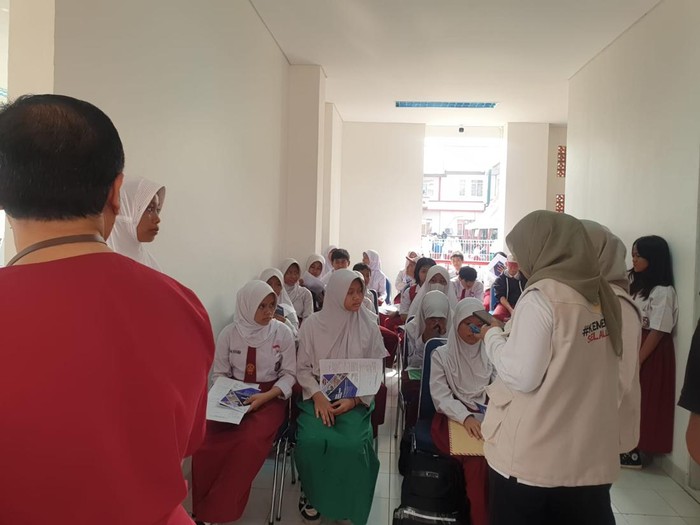Siswa Sekolah Rakyat (SR) di Sentra Handayani, Jakarta Timur jalani tes kesehatan pada Rabu (9/7/2025). Siswa Sekolah Rakyat (SR) di Sentra Handayani, Jakarta Timur jalani tes kesehatan pada Rabu (9/7/2025).