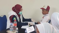 Menteri Sosial Saifullah Yusuf (Gus Ipul) yang meninjau kegiatan Simulasi Sekolah Rakyat secara langsung menyebut kesehatan siswa Sekolah Rakyat Sentra Handayani sangat baik. Foto: Devita Savitri/detikcom