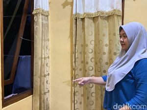 Bak Mimpi di Siang Bolong Saat Si Raja Ular Sambangi Rumah Siti