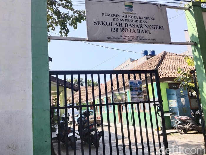 Suasana SDN 120 Kotabaru, Kota Bandung. Hingga penutupan SMPB 2025, SD tersebut baru menerima 5 siswa.