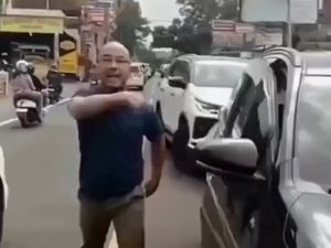 Video: Viral Polisi Diadang Pemobil saat Kawal Orang Sakit di Puncak Bogor