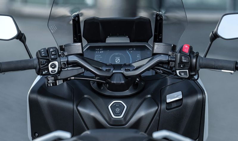 Yamaha Tmax 2025