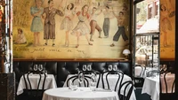 Paris menempati posisi ke-9 Best Cities for Food. Bistro-bistro bermunculan dengan nuansa klasik Prancis yang diberi twist segar. Banyak pula wine bar yang dianggap cocok untuk bersantai. Foto: Time Out