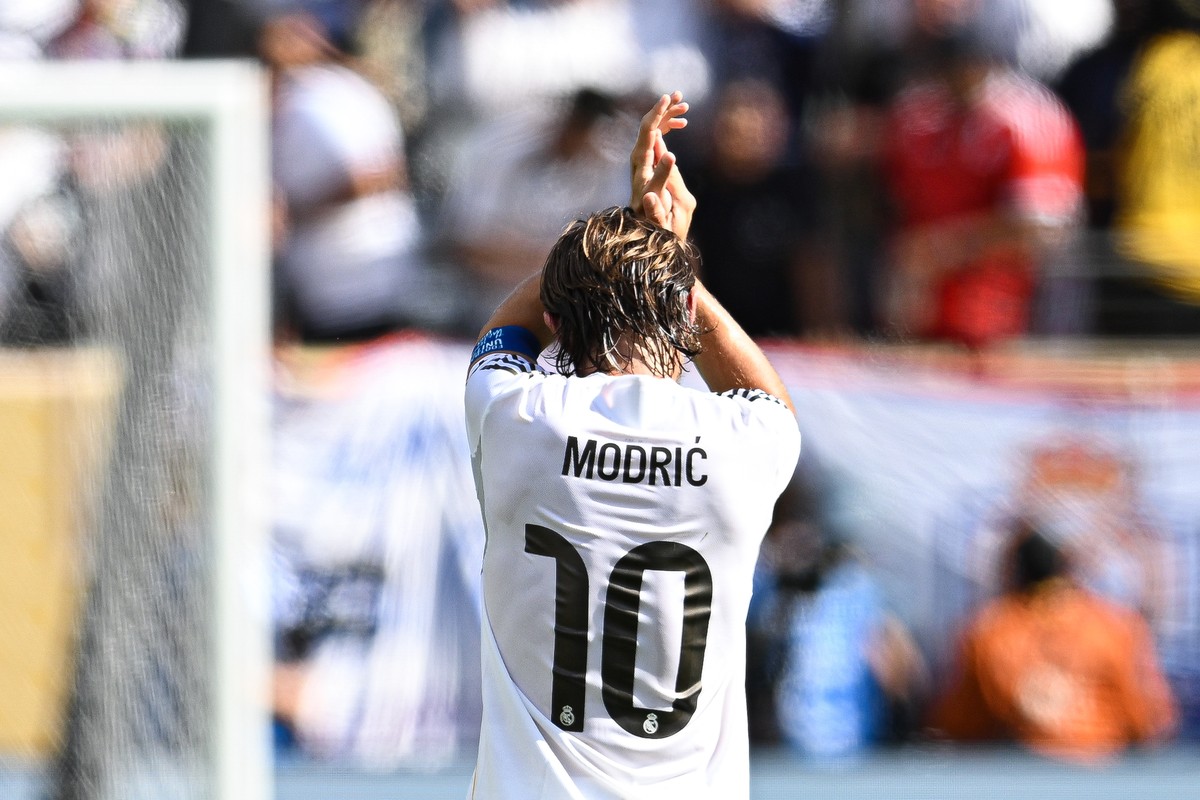 Era Luka Modric di Real Madrid resmi berakhir. (Foto: ISI Photos via Getty Images/Stephen Nadler/ISI Photos)
