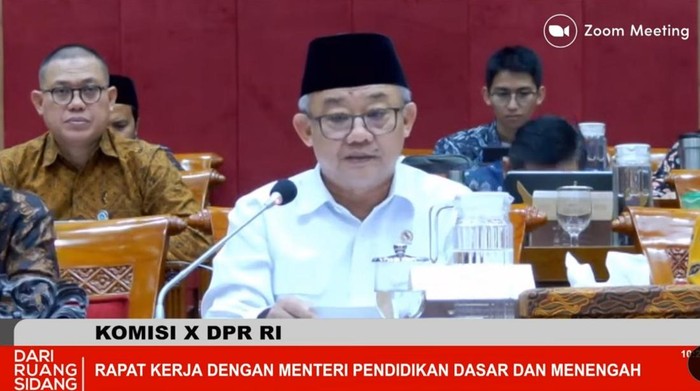 Mendikdasmen Abdul Muti rapat kerja bahas anggaran bersama Komisi X DPR di kompleks parlemen, Senayan, Jakarta, Kamis (10/7/2025).
