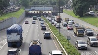 Selepas titik macet, lalu-lintas Tol JORR kembali lancar.  