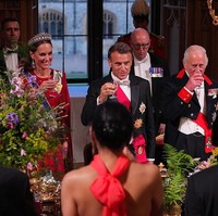 Raja Charles III menggelar jamuan resmi dalam rangka kunjungan kenegeraan bersejarah Presiden Prancis Emmanuel Macron dan Ibu Negara Brigitte Macron di Windsor Castle, Windsor, Inggris, pada Selasa (8/7/2025). Lawatan resmi ke Inggris tersebut menjadi yang pertama bagi seorang presiden Prancis setelah 17 tahun (terakhir kali dilakukan oleh Nicolas Sarkozy pada 2008) sekaligus perdana bagi seorang kepala negara UniEropa setelah Brexit pada 2020. (Foto: Yui Mok-Pool/Getty Images)