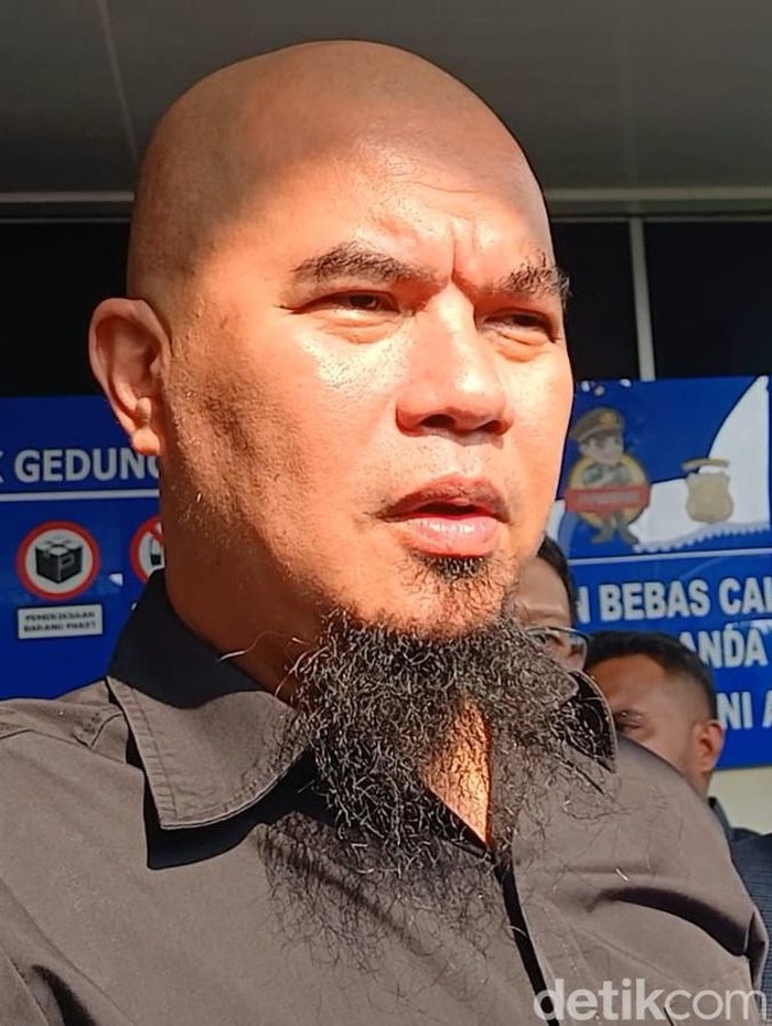 Ahmad Dhani Ahmad Dhani di Polda Metro Jaya