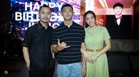 Gusti Ega juga beberapa waktu lalu terlihat hadir di ulang tahun anak Angel Karamoy. (Foto: dok. Instagram @realangelkaramoy)