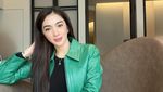 Puja-puji untuk Angel Karamoy yang Disebut Awet Muda