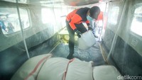Penyemaian awan dilakukan untuk mengurangi intensitas hujan di wilayah rawan banjir.  