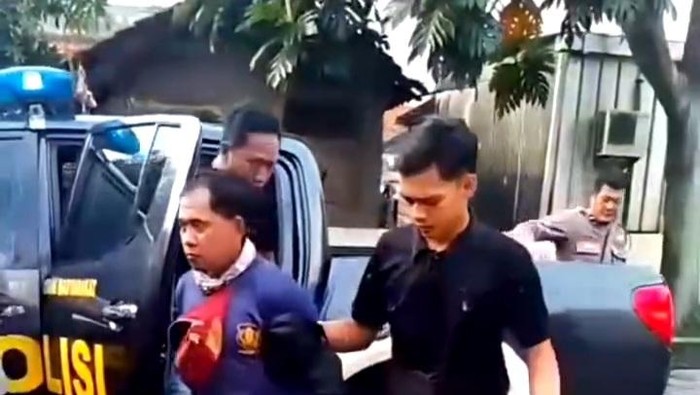 Bang Jago pembacok penjual kentang goreng di Rancaekek, Kabupaten Bandung.