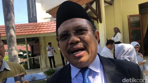 Bupati Lombok Barat, Lalu Ahmad Zaini.