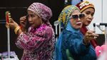 Busana Glamor Warnai Kedatangan Jemaah Haji Makassar