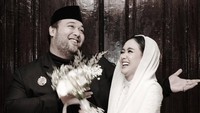 Didi Mahardika membalas ucapan selamat ulang tahun pernikahan dari Cita Rahayu. Gak terasa. Happy happy, tulisnya. (Foto: dok Instagram cita_rahayu)