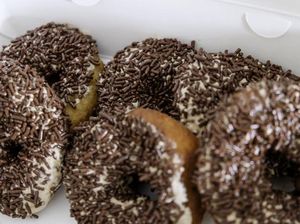 Resep Donat Kentang Empuk Topping Coklat Meses Sederhana
