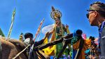 Keanggunan Aura Maulida Jadi Ratu di Festival Hari Nelayan